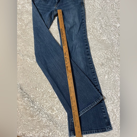 Banana Republic Dark Blue Low Rise Bootcut Jeans. Size 4L - Picture 2 of 6